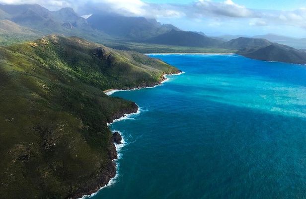 90-Minute Hinchinbrook Island Scenic Helicopter Flight