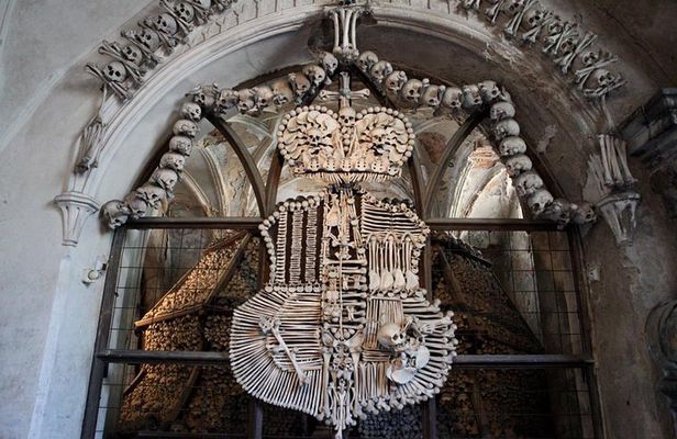 Kutna Hora Day Tour Including Sedlec Ossuary from Prague 