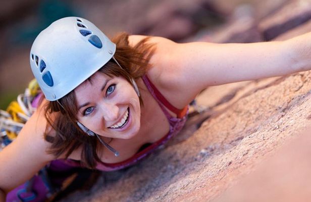 Outdoor Rock Climbing Taster Day in Peak District