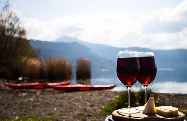 Castel Gandolfo Kayak Tour with Wine and Food Tasting