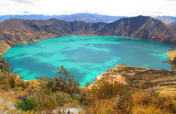 Quilotoa Lagoon and Indian Markets in One Day from Quito