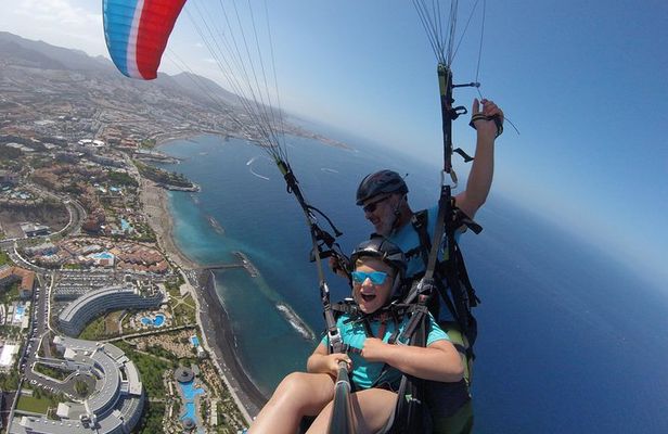 High Performance Paragliding Tandem Flight in Tenerife South
