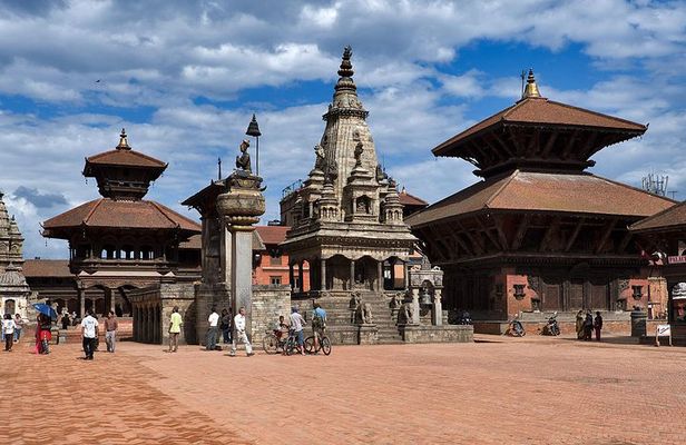 Bhaktapur and Nagarkot Day Tour From Kathmandu