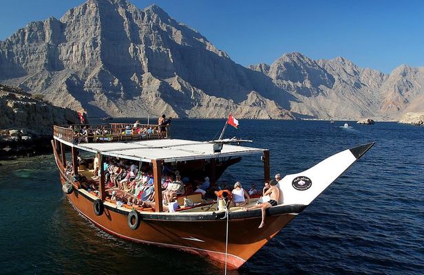 Musandam Dibba Cruise Tour with Lunch and Snorkelling from Dubai