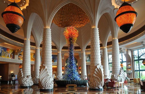 Lunch at Atlantis, Dubai in Style: Private Sightseeing Tour