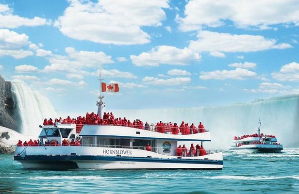 Toronto to Niagara Falls Day Tour with Boat Cruise and Lunch