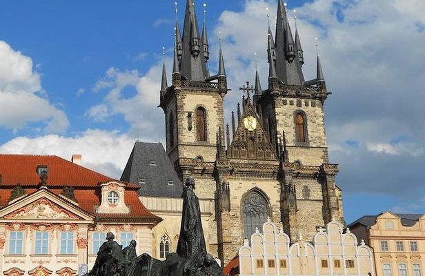 Your own guide for Old Town Highlights and Secrets Tour