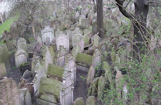 Your own guide for Jewish Quarter Tour