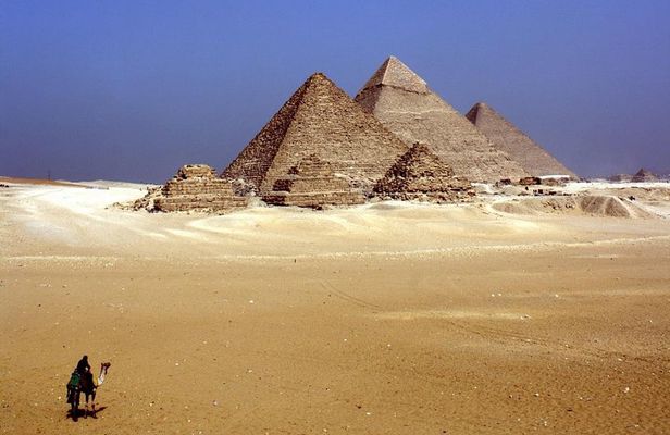Small Group Tour of Cairo from Hurghada by Plane