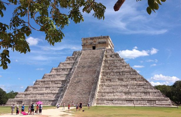Chichen Itza, Beautiful Cenote and Valladolid All Inclusive Tour