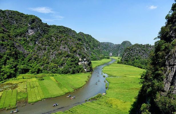 Ninh Binh Daily Tour: Hoa Lu- Am Tien Cave - Tam Coc- Bike - Bich Dong pagoda