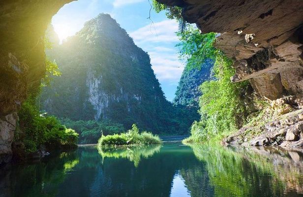 Ninh Binh - Bai Dinh Pagoda - Trang An Landscape Complex - Mua cave 1 Day Tour