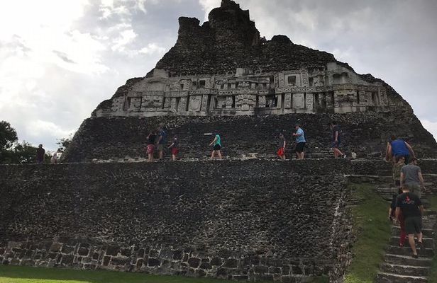 Altun Ha Mayan Ruins and River Wallace and Manatee Watch Tour