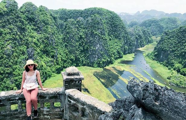 Luxury Ninh Binh Full Day tour: HOA LU - TAM COC - MUA CAVE
