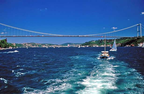 Bus and Boat Two Continents Tour in Istanbul