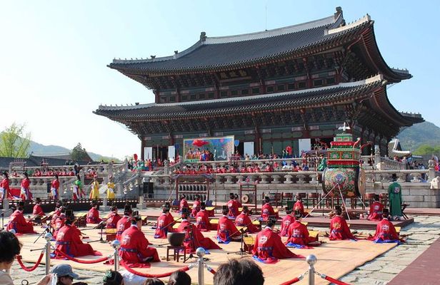 Small-Group Seoul Morning Royal Palaces Tour