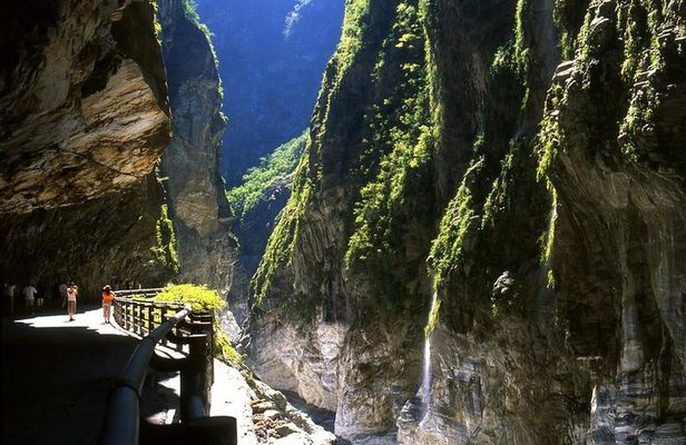 Two-days Yi-lan & Grand Taroko Gorge Park Tour 
