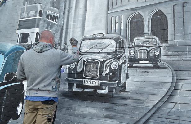 Belfast iconic mural taxi tour private 2hr adventure