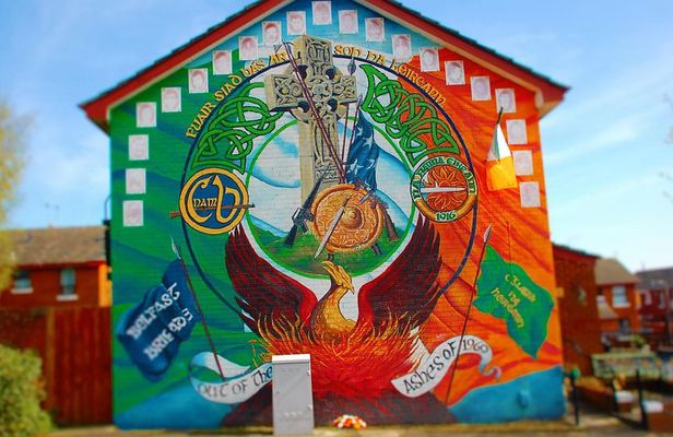 Belfast Express Taxi Tour Irish History Murals, Peacewalls 1 hour
