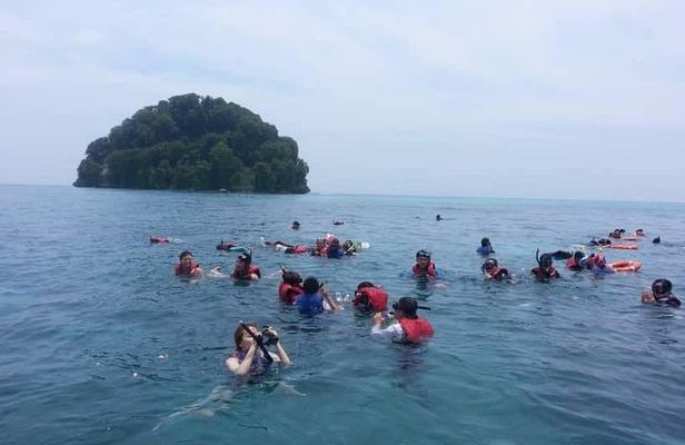 Full Day Tour in Mantanani