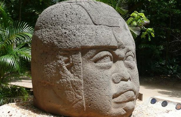 Villahermosa city tour with La Venta Museum and Yumká zoo