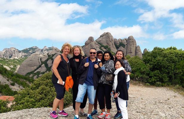 Montserrat Half Day with Cable Car and Easy Hike from Barcelona 