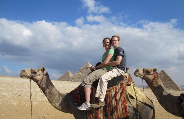 Cairo Stopover-day tour from Cairo airport Visiting Giza Pyramids 