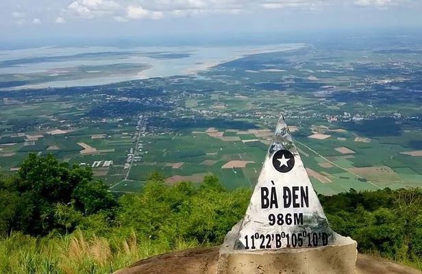 1-day hiking to Ba Den Mountain