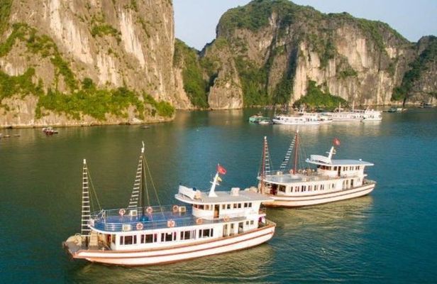 6 Hour Cruise in Hanoi