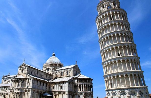 Regular Tour Pisa and Lucca by Van from Florence