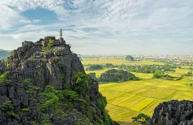 Hoa Lu -Tam Coc - Mua Cave Full Day Trip with Limousine Bus