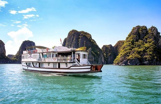 2-day Ha Long Bay Cruise included Transfer, Kayking and Swimming