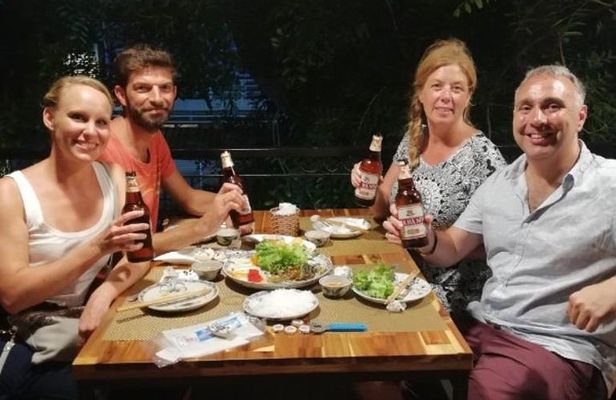 Hanoi Old Quarter Food and Train Street Walking Tour