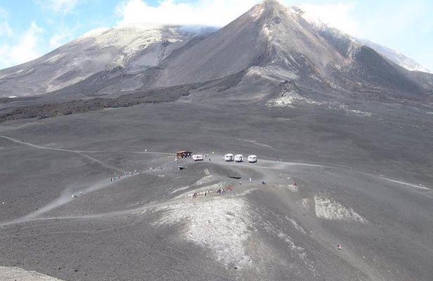 Etna Small-Group Tour from Catania with Lunch & Cable-Car 3000 mt