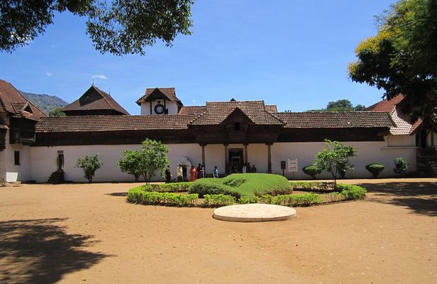 Explore The Wooden Palace In Padmanabhapuram