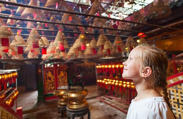 Hong Kong Private & Personalized Family Tour with a Local Guide