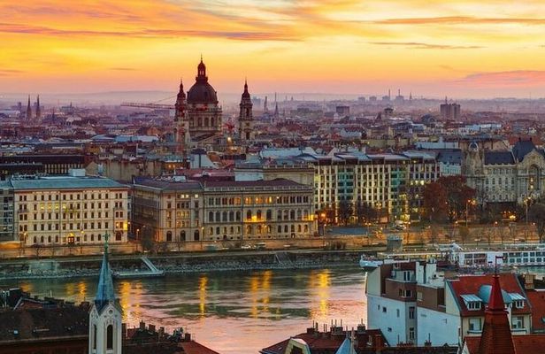Budapest: The Best Of Pest From Central Market Hall To Hosok Tere