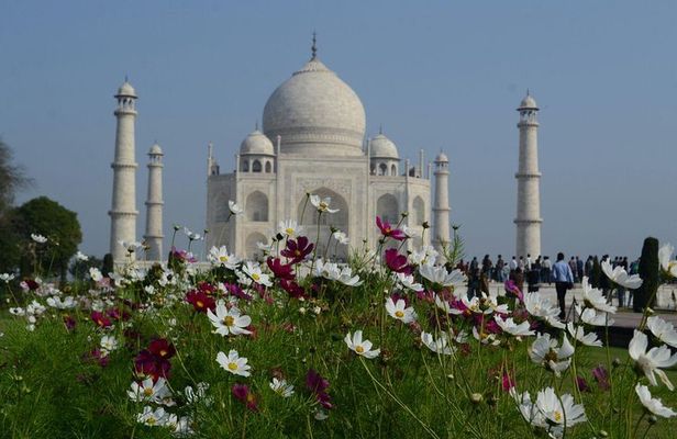 Delhi to Agra and Taj Mahal Private Day Trip by Express Train with Lunch