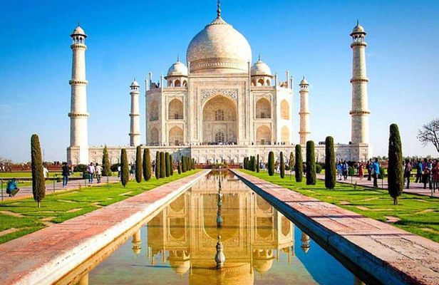 From Delhi: Taj Mahal Day Tour with Private Guide 
