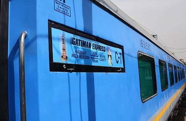Taj Mahal by Superfast Train Gatimaan Express