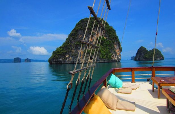 - Comfortable boat for cruising in Phang Nga Bay - The "Must-Do"! 