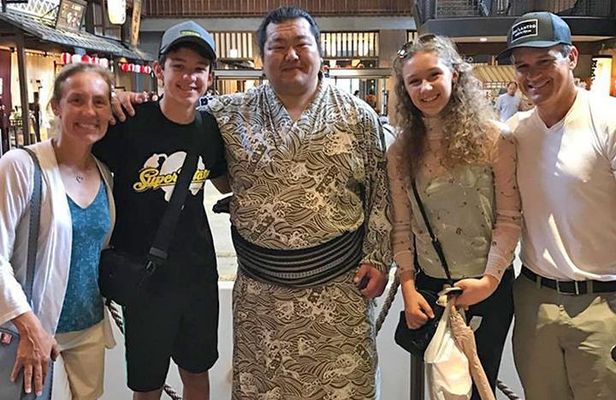 Private Ryogoku Walking Tour with Sumo Wrestler and Master Guide