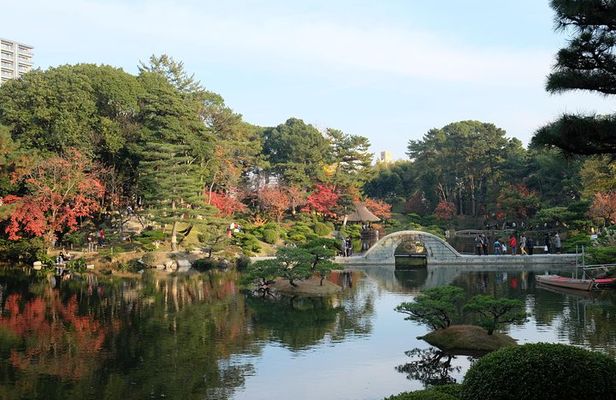 Private Sightseeing Walking Tour in Hiroshima with a Guide