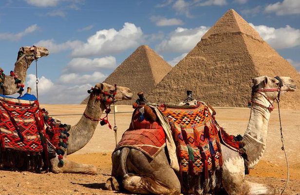 Private Layover tour to Cairo Highlight sightseeing from Cairo airport