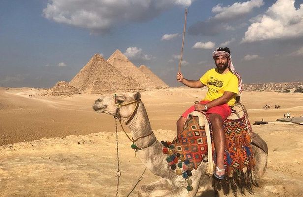 Giza Pyramids, Sphinx and Egyptian Museum Day Trip With Camel Ride and Lunch