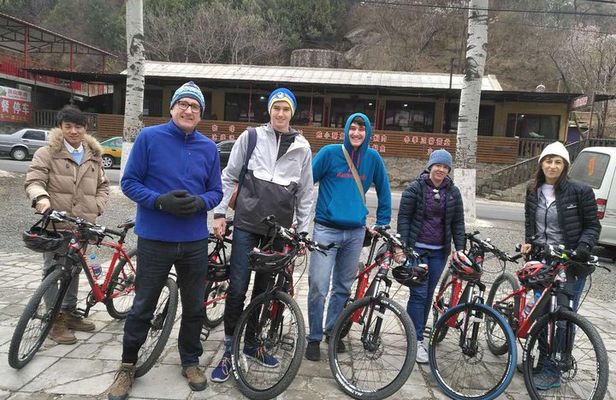 All-Inclusive Private Biking and Hiking Tour at Huanghuacheng Great Wall