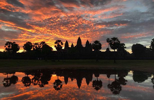 Angkor Wat & Banteay Srei 1-Day Tour