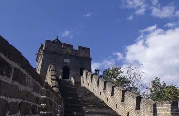 Private Day Tour of Summer Palace and Badaling Great Wall from Beijing