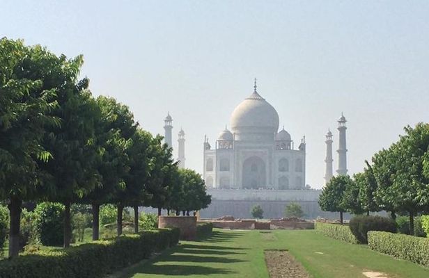 Private Sunrise Taj Mahal Tour From Delhi by Luxury Car