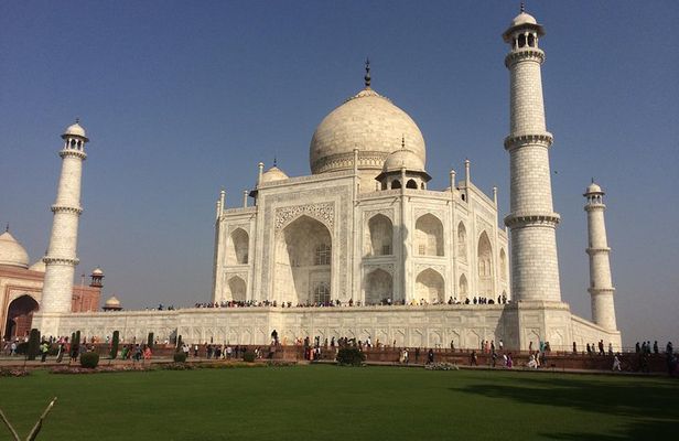 Private Taj Mahal and Agra Fort Tour by Car from Jaipur